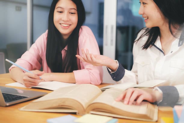 Top 8 IP English Tuition Classes in Singapore That Strengthen Critical Thinking and Writing